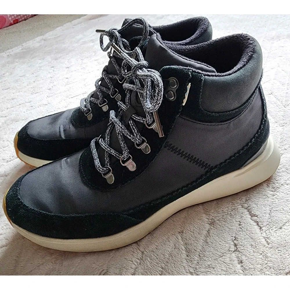Toms Cascada Waterproof Black Suede Tech Nylon Sneaker Boot Womens 8.5